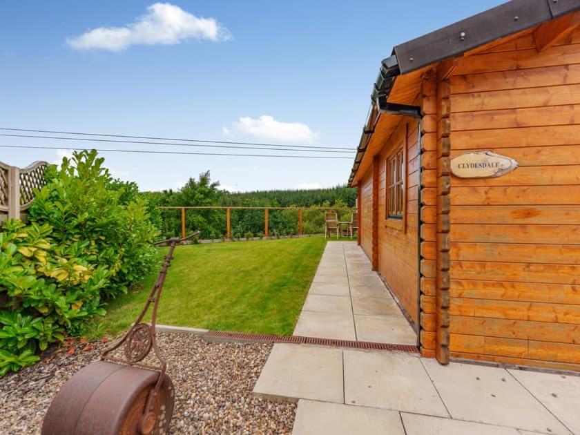 Lochinvar - Clydesdale Log Cabin With Hot Tub Airdrie Ngoại thất bức ảnh