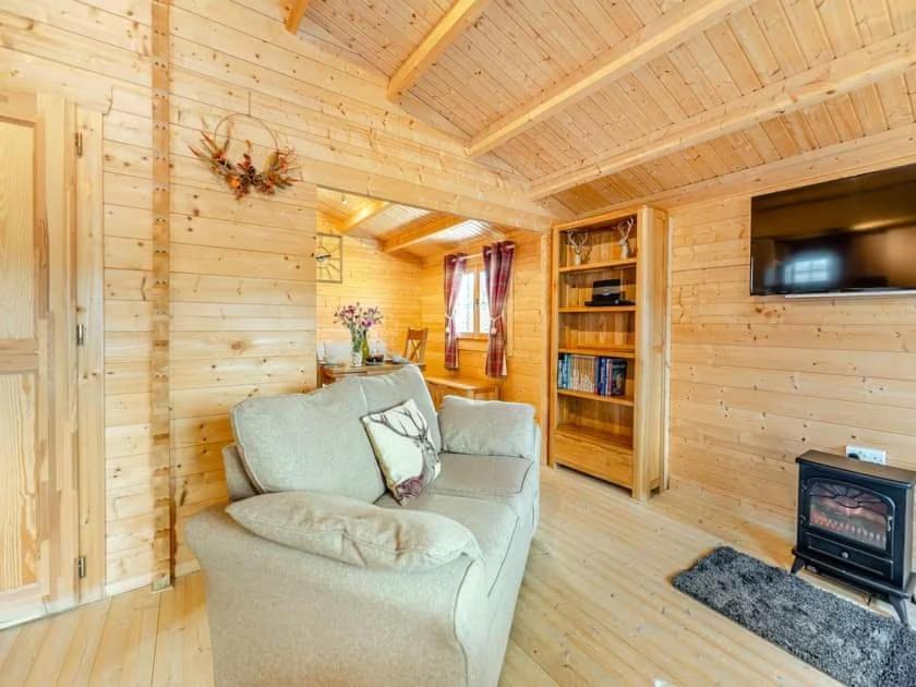 Lochinvar - Clydesdale Log Cabin With Hot Tub Airdrie Ngoại thất bức ảnh